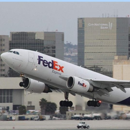 China Door To Door International Shipping Service Global Express Logistics من ييوو إلى كولومبيا وأستراليا